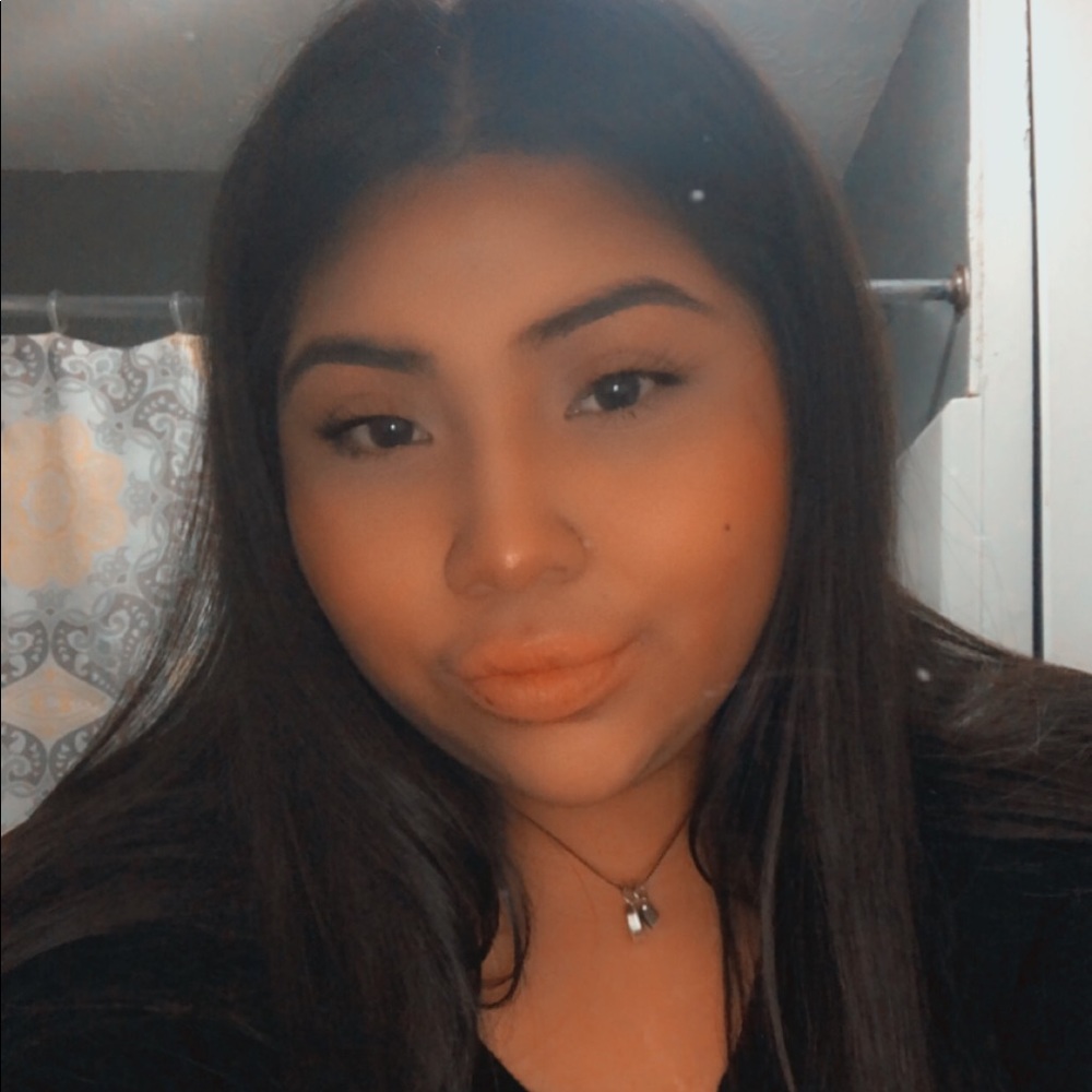 Meet your Posher, Itzel